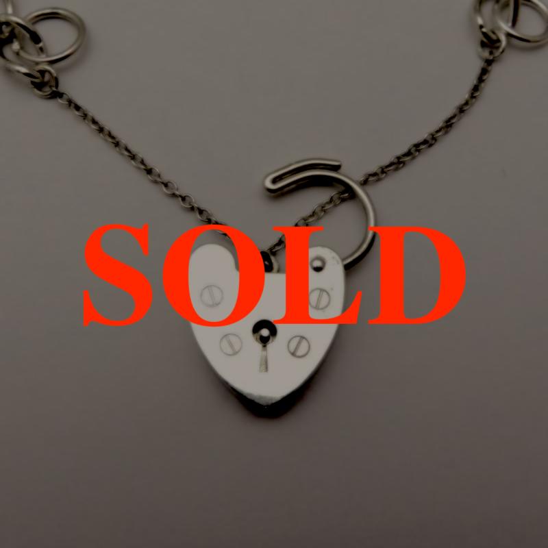 イギリス ヴィンテージ シルバーチャームブレスレットの画像