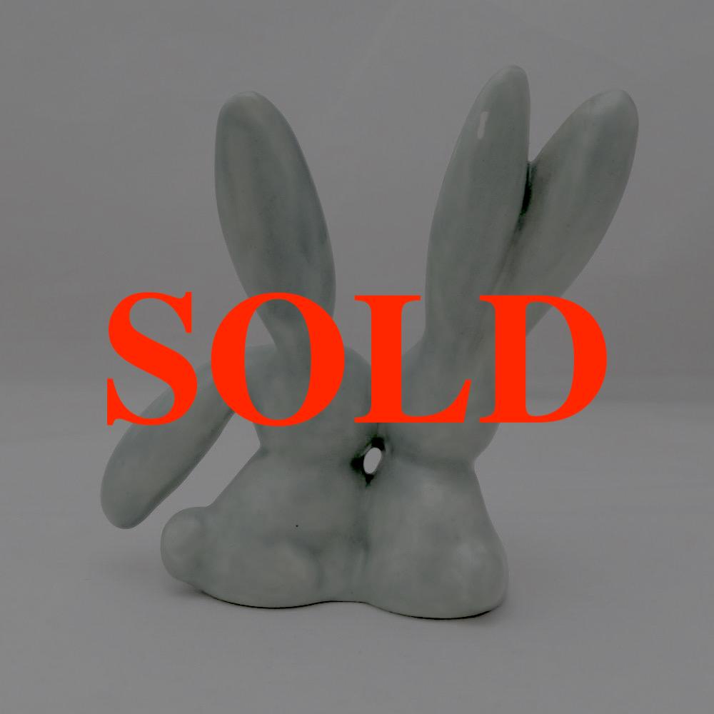 イギリス ヴィンテージ シルバック  Kissing Rabbits フィギュアの画像