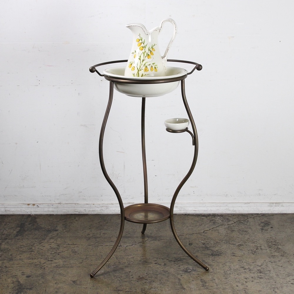 アンティーク ブラスベース ウォッシュスタンドの画像