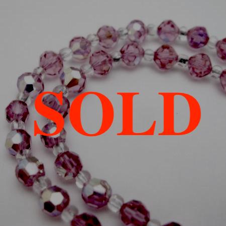 オーロラ加工ボヘミアンガラスビーズロングネックレスの画像