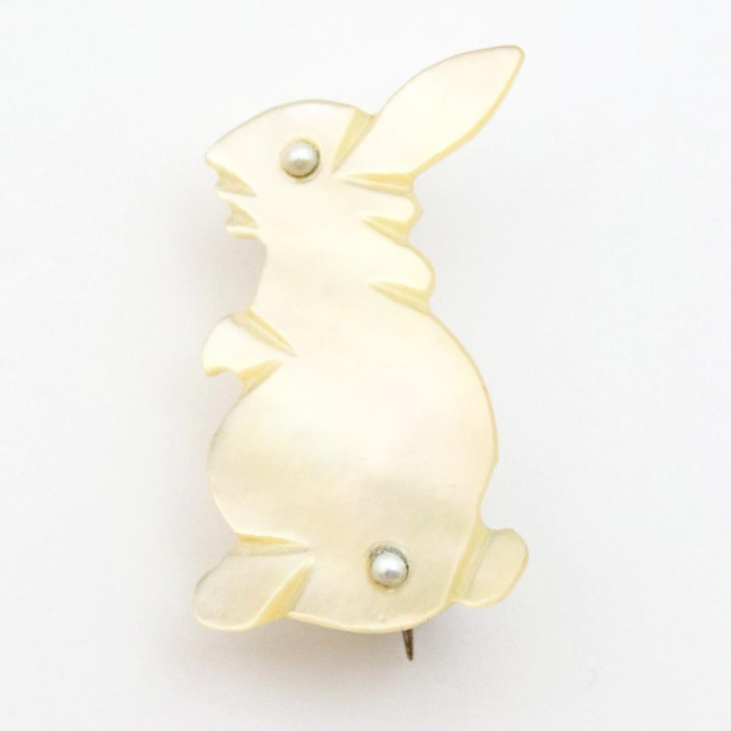 マザーオブパール&シードパール バニーブローチの画像