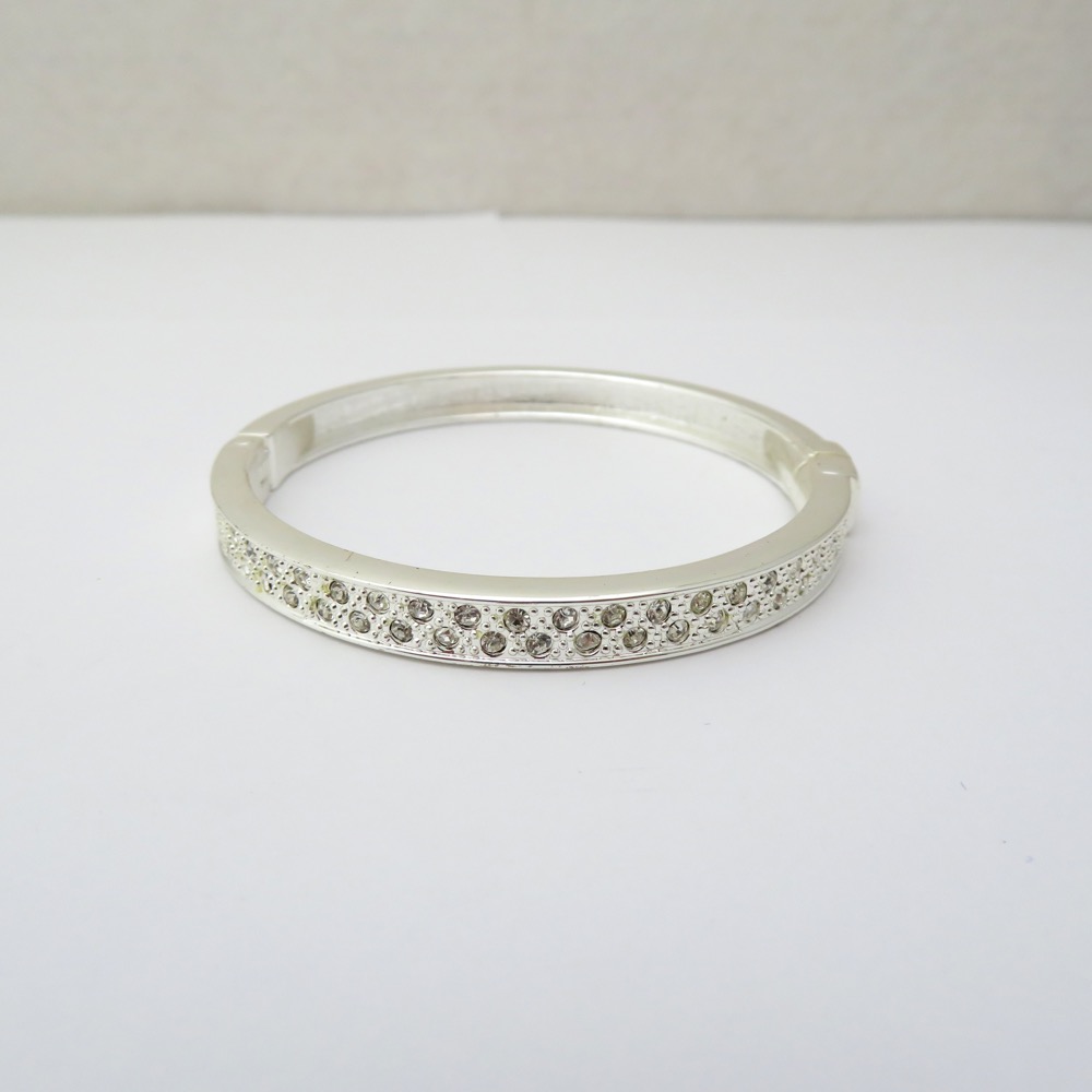 アメリカ ヴィンテージ ラインストーン バングルの画像