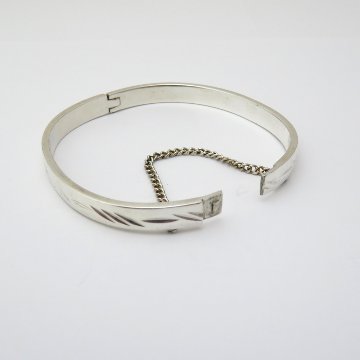ヴィンテージ シルバーメタル バングルの画像