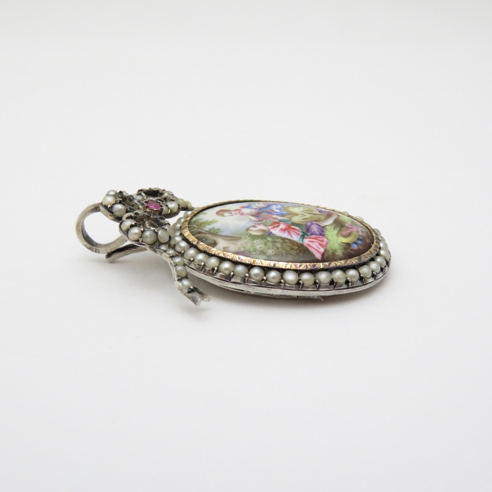 フランス アンティーク ミニアチュール シルバーロケットペンダントの画像