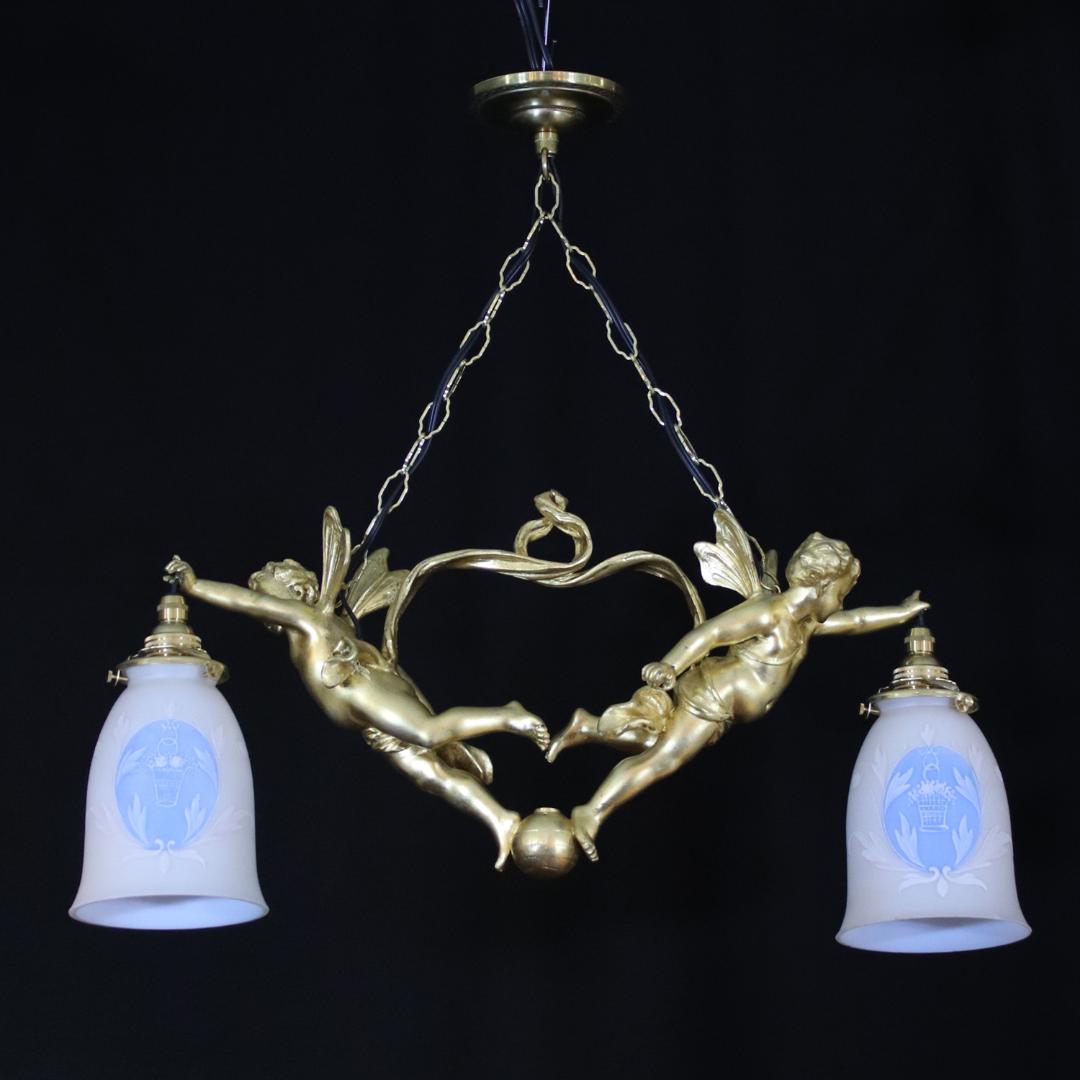 二十世紀初頭 ２灯 ブロンズ フィギュラルシャンデリアの画像
