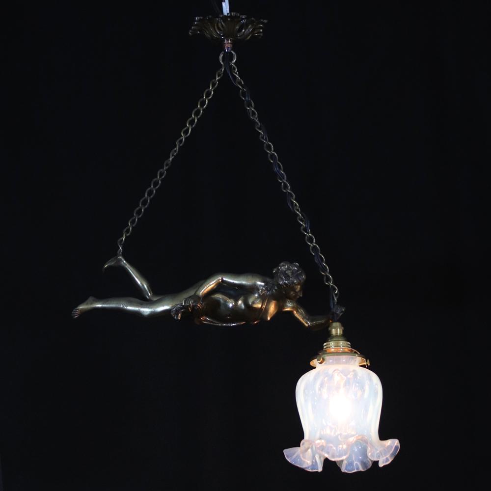 二十世紀初頭 フランス オパールセントガラス ブロンズ フィギュラル ハンギングランプの画像