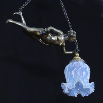 二十世紀初頭 フランス オパールセントガラス ブロンズ フィギュラル ハンギングランプの画像