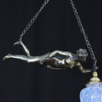 二十世紀初頭 フランス オパールセントガラス ブロンズ フィギュラル ハンギングランプの画像