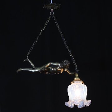 二十世紀初頭 フランス オパールセントガラス ブロンズ フィギュラル ハンギングランプの画像