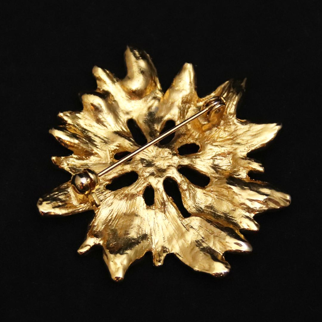 アメリカ ポインセチア クリスマスブローチの画像