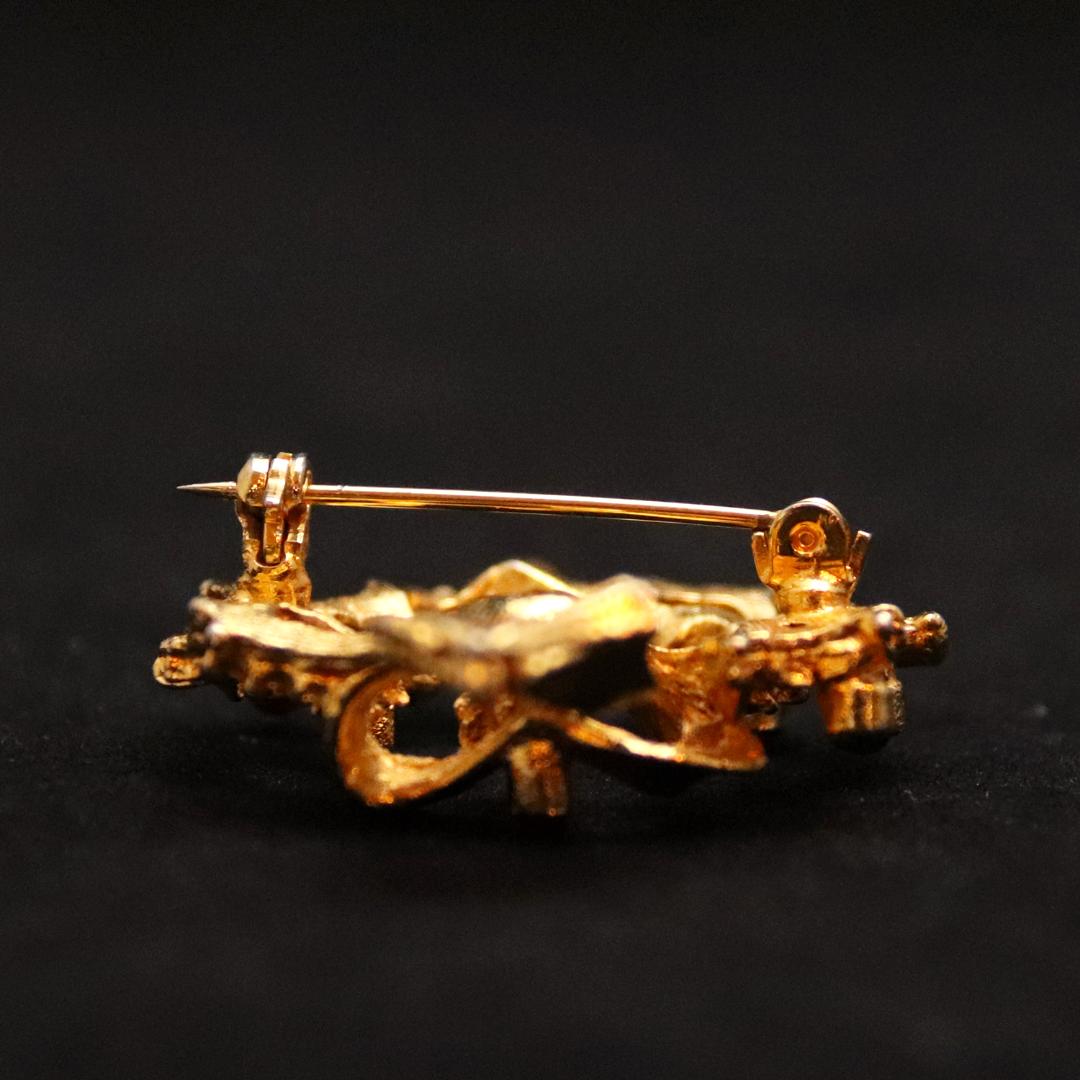 カナダ LJM クリスマスブローチの画像