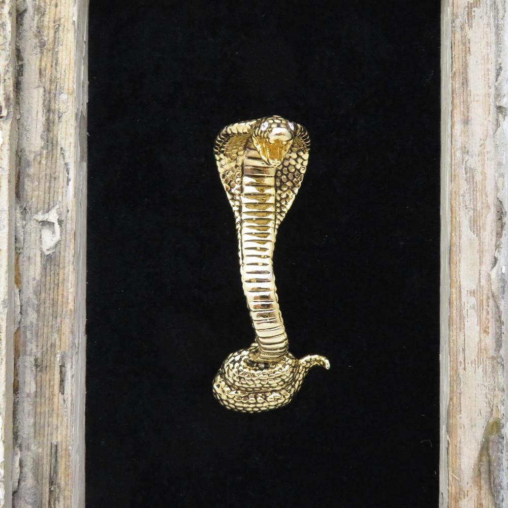 ヴィンテージ ゴールドメタル コブラ ブローチの画像