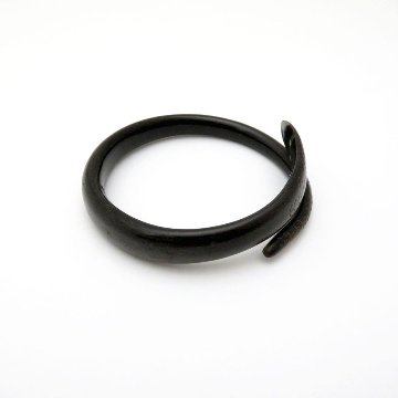 アンティーク ヴィクトリアン ホーン スネーク バングルの画像