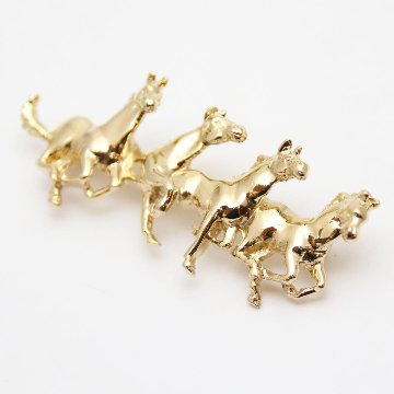 ヴィンテージ ホースハード メタルブローチの画像