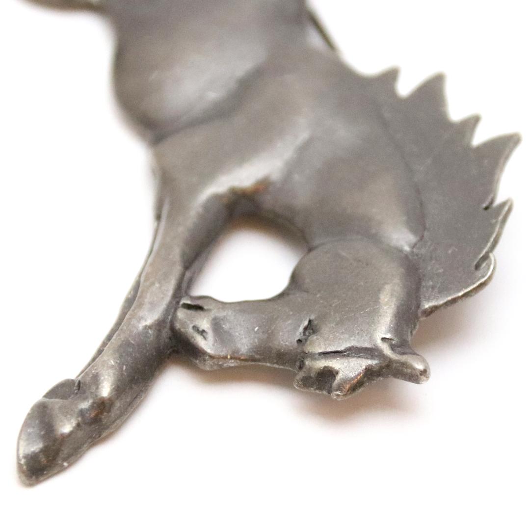 ヴィンテージ ピューター リーピングホースブローチの画像