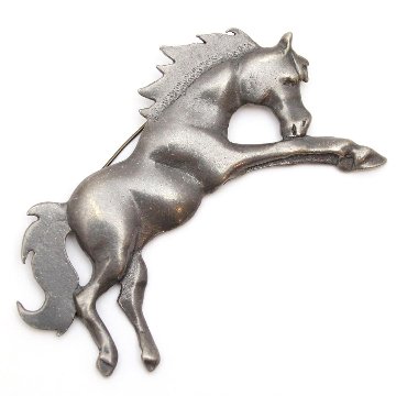 ヴィンテージ ピューター リーピングホースブローチの画像