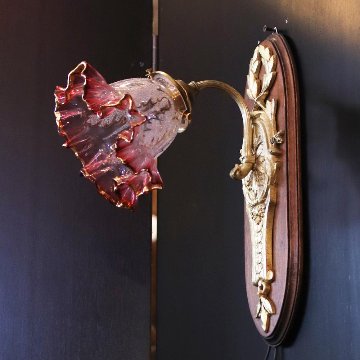 フランス 金彩クランベリーガラスシェード ブロンズ ウォールランプの画像