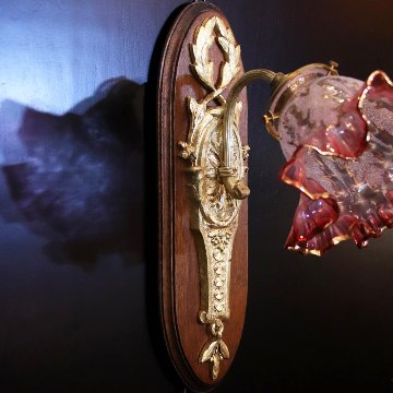 フランス 金彩クランベリーガラスシェード ブロンズ ウォールランプの画像