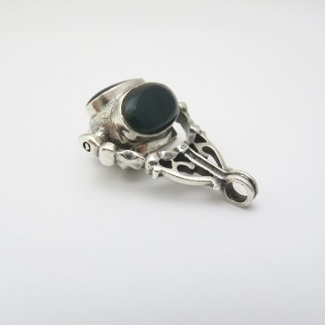 ヴィンテージ 回転式 スターリングシルバー フォブの画像