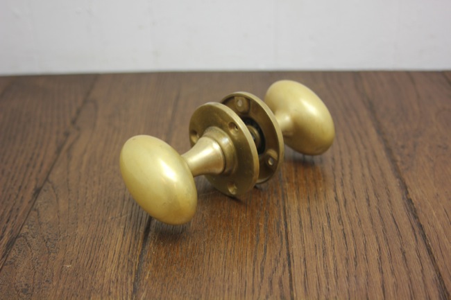 ブラス オーバル ドアノブの画像