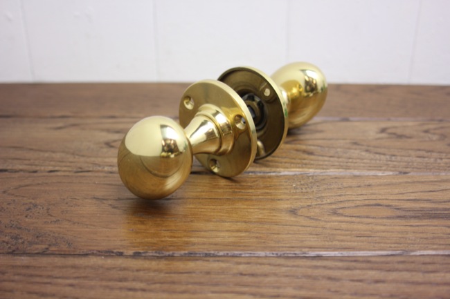 Perkins & Powell ブラス オーバル ドアノブの画像