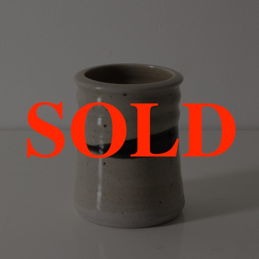 ヴィンテージ フラワーベースの画像