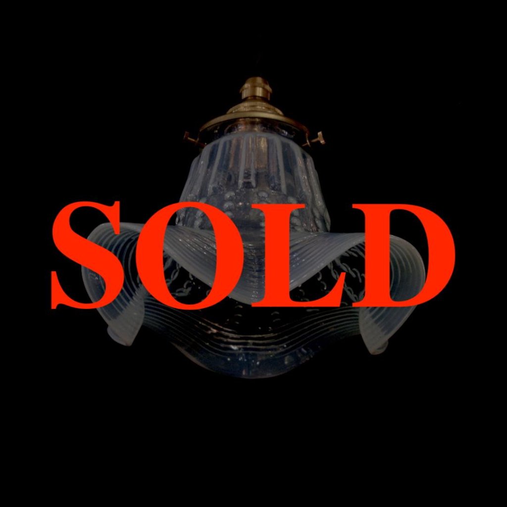 オパールセントガラスシェード ペンダントランプの画像