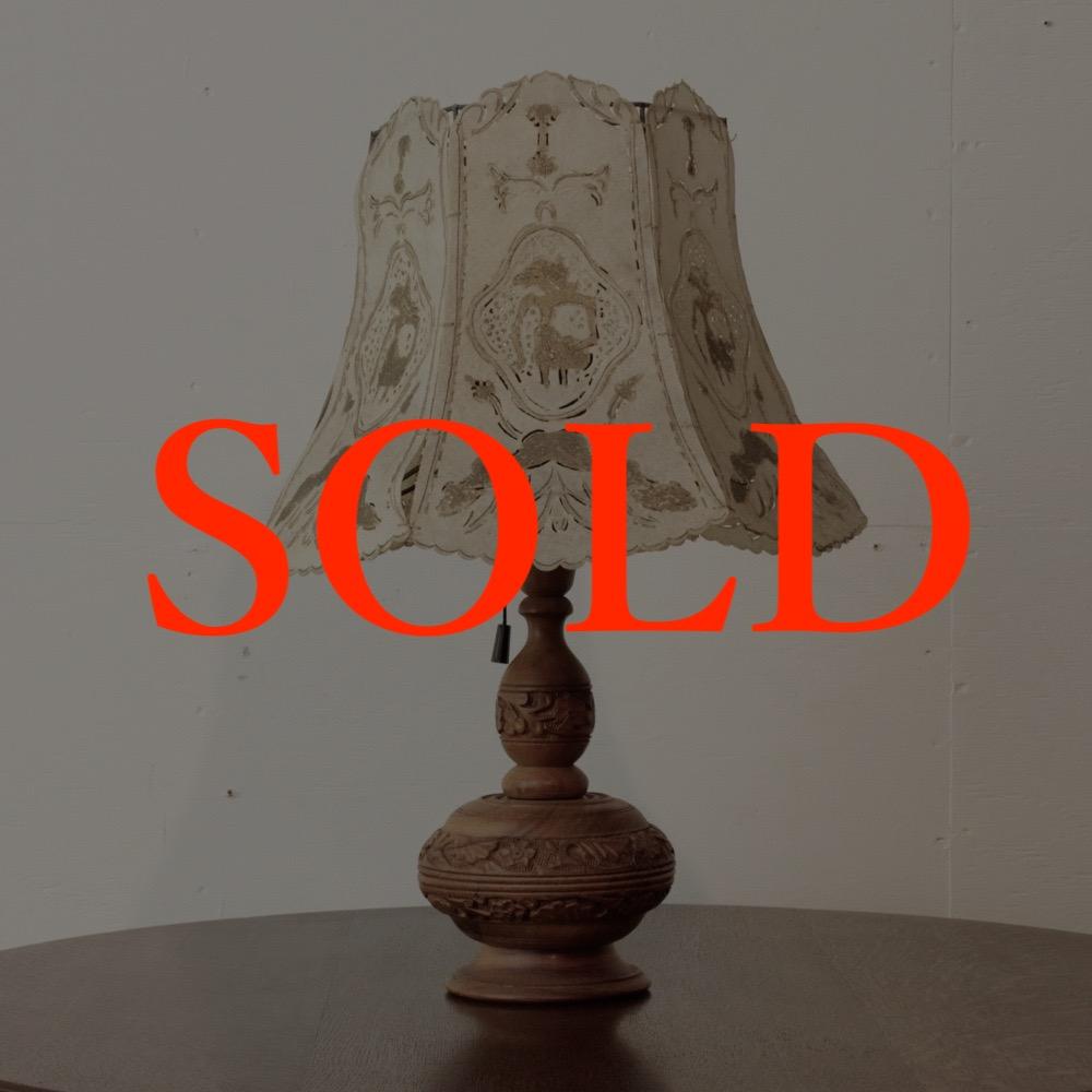 アンティーク キャメルスキン テーブルランプの画像