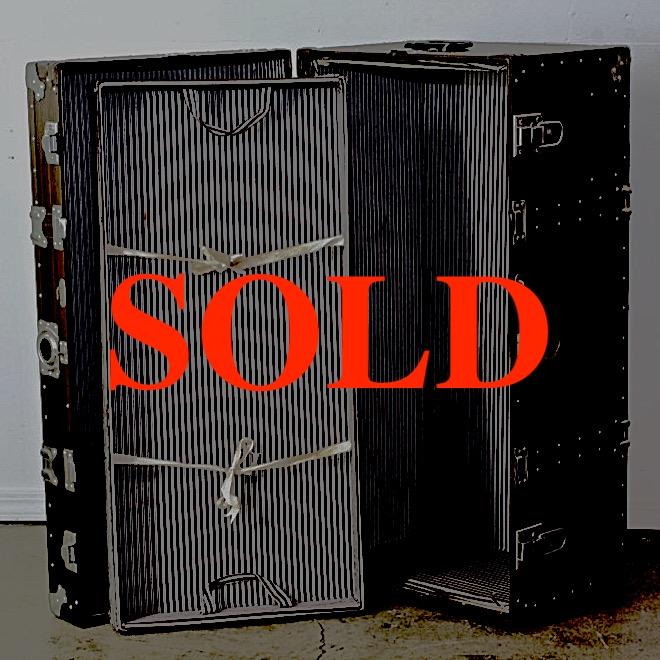 ヴィンテージ ウッドプリント トランクの画像