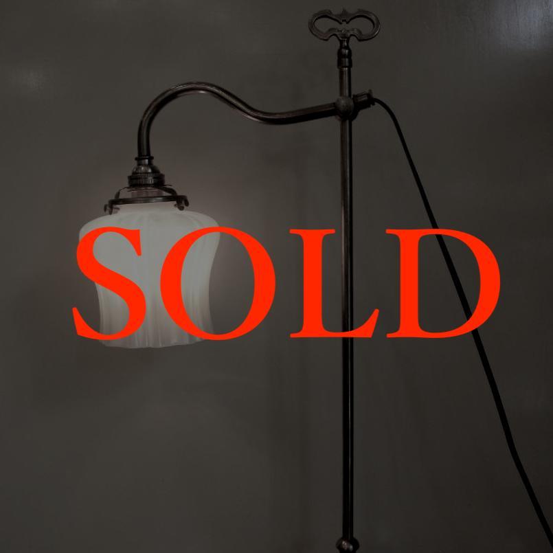 フランス アンティーク テーブルランプの画像