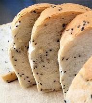 ごま食パン（ハーフサイズ）の画像