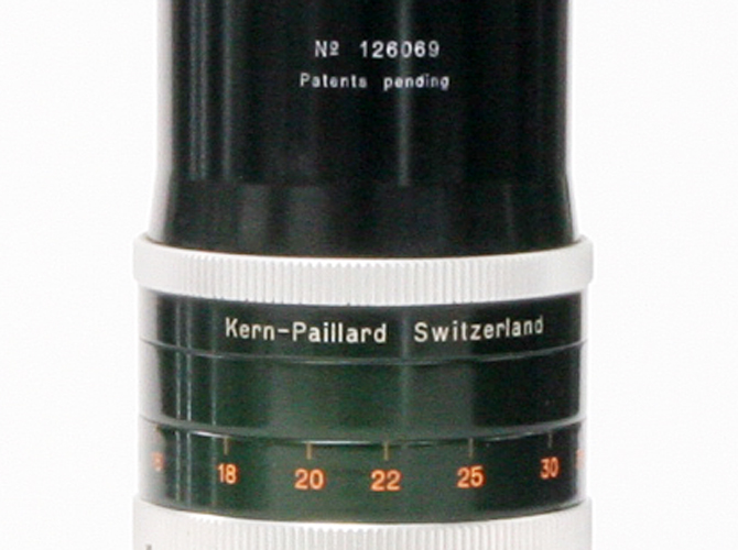 150/4 YVAR Nikon F マウント Made in Switzerland マクロスイターで有名な会社の望遠レンズ  丸々の真円絞り 手動絞り　僅か250gの軽量 フード付き　ボデーは別売の画像