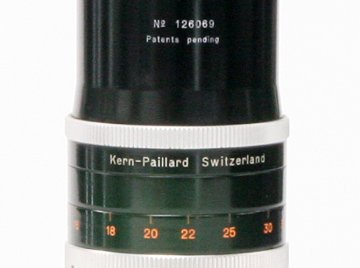 150/4 YVAR Nikon F マウント Made in Switzerland マクロスイターで有名な会社の望遠レンズ  丸々の真円絞り 手動絞り　僅か250gの軽量 フード付き　ボデーは別売画像