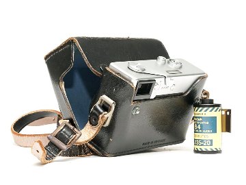 Rollei 35 用 純正 本革ハードケースの画像