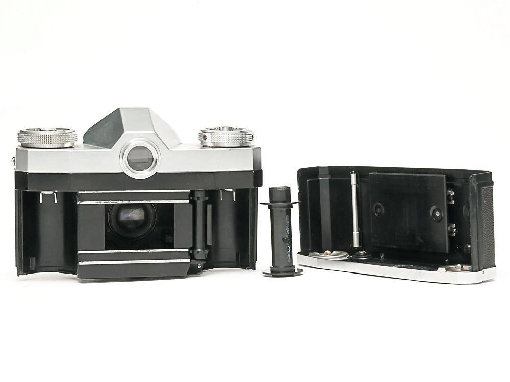 Contaflex 50mm F2.8 Tessar  Synchro-Compur M.X.V.レンズシャッター　　　　　　　　　　　　　　　　　セレンメーター内蔵(作動不)画像