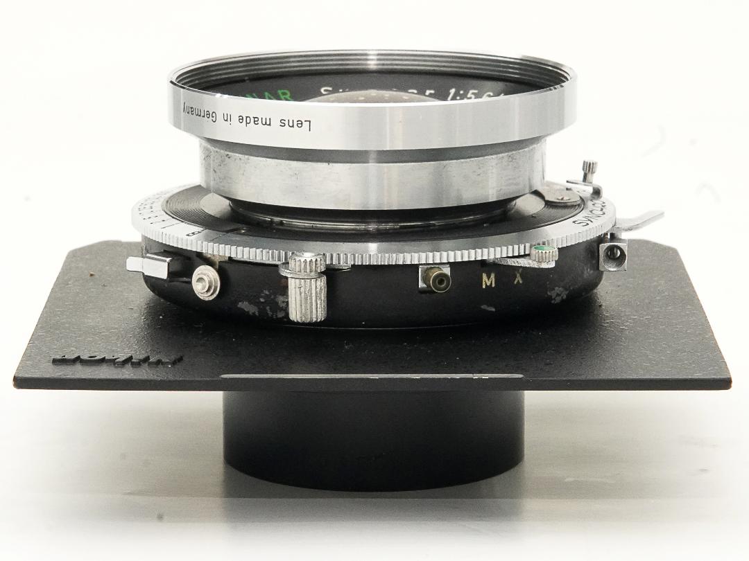 180/5.6  Symmar (Schneider-Kreuznach) シンクロコンパー1番シャッターM.X.V. Shutter 付　　35mm 判に換算では約 50mm です､の画像