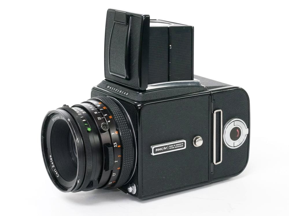  Hasselblad 500C/M black  80/2.8 Planar T* (CFレンズ) A-12マガジン スタンダード焦点板 ネックストラップ付 日本語使用説明書付の画像