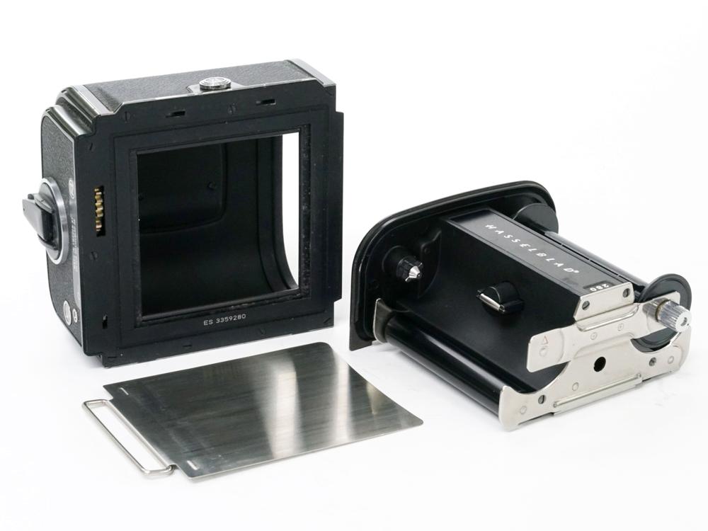  Hasselblad 500C/M black  80/2.8 Planar T* (CFレンズ) A-12マガジン スタンダード焦点板 ネックストラップ付 日本語使用説明書付の画像