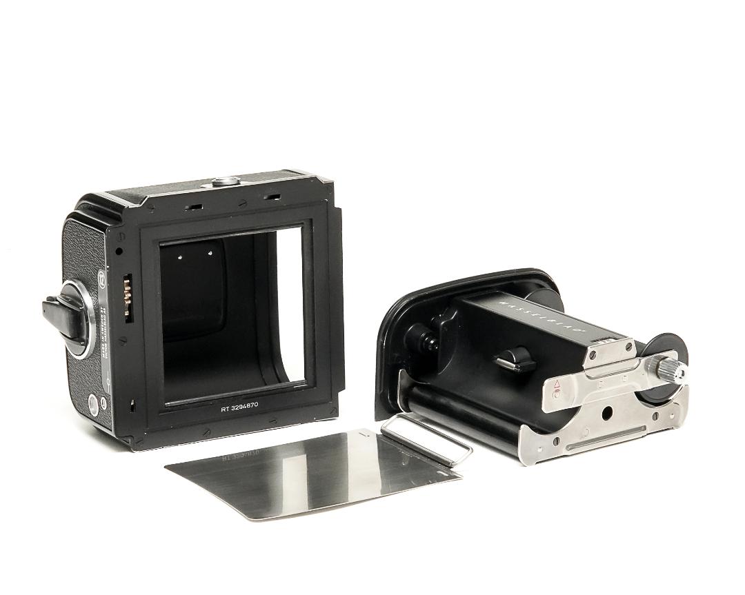  Hasselblad 500C/M black  80/2.8 Planar T* (CFレンズ) A-12マガジン スタンダード焦点板 ネックストラップ付 日本語使用説明書付 の画像