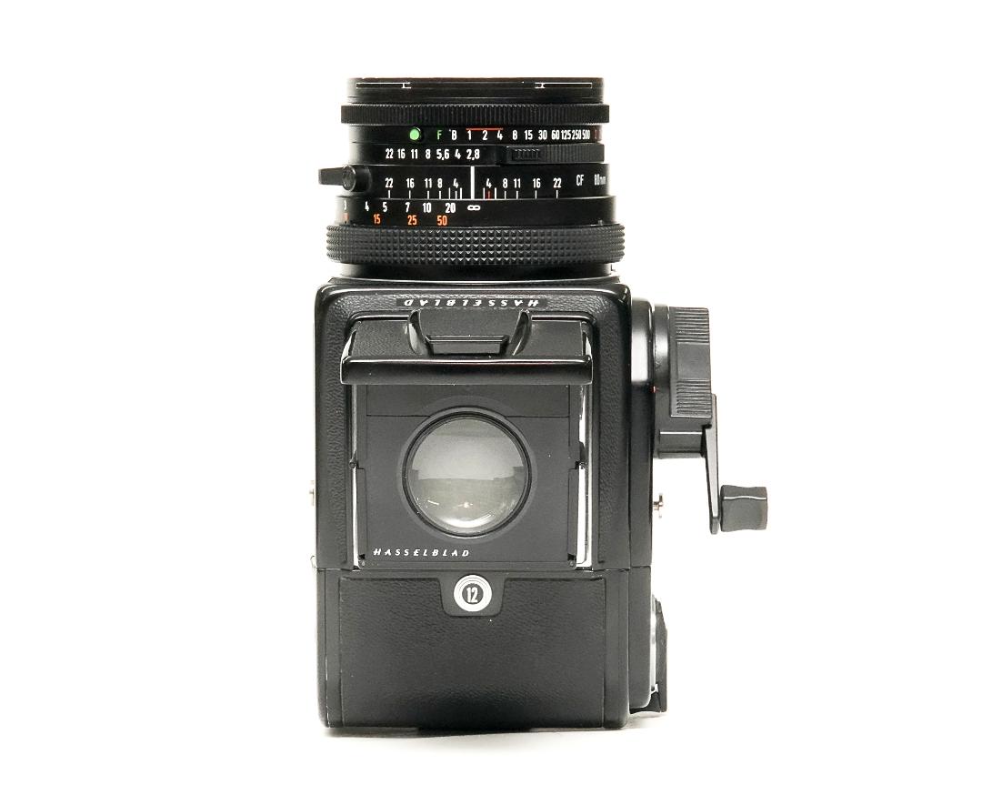  Hasselblad 500C/M black  80/2.8 Planar T* (CFレンズ) A-12マガジン スタンダード焦点板 ネックストラップ付 日本語使用説明書付 の画像