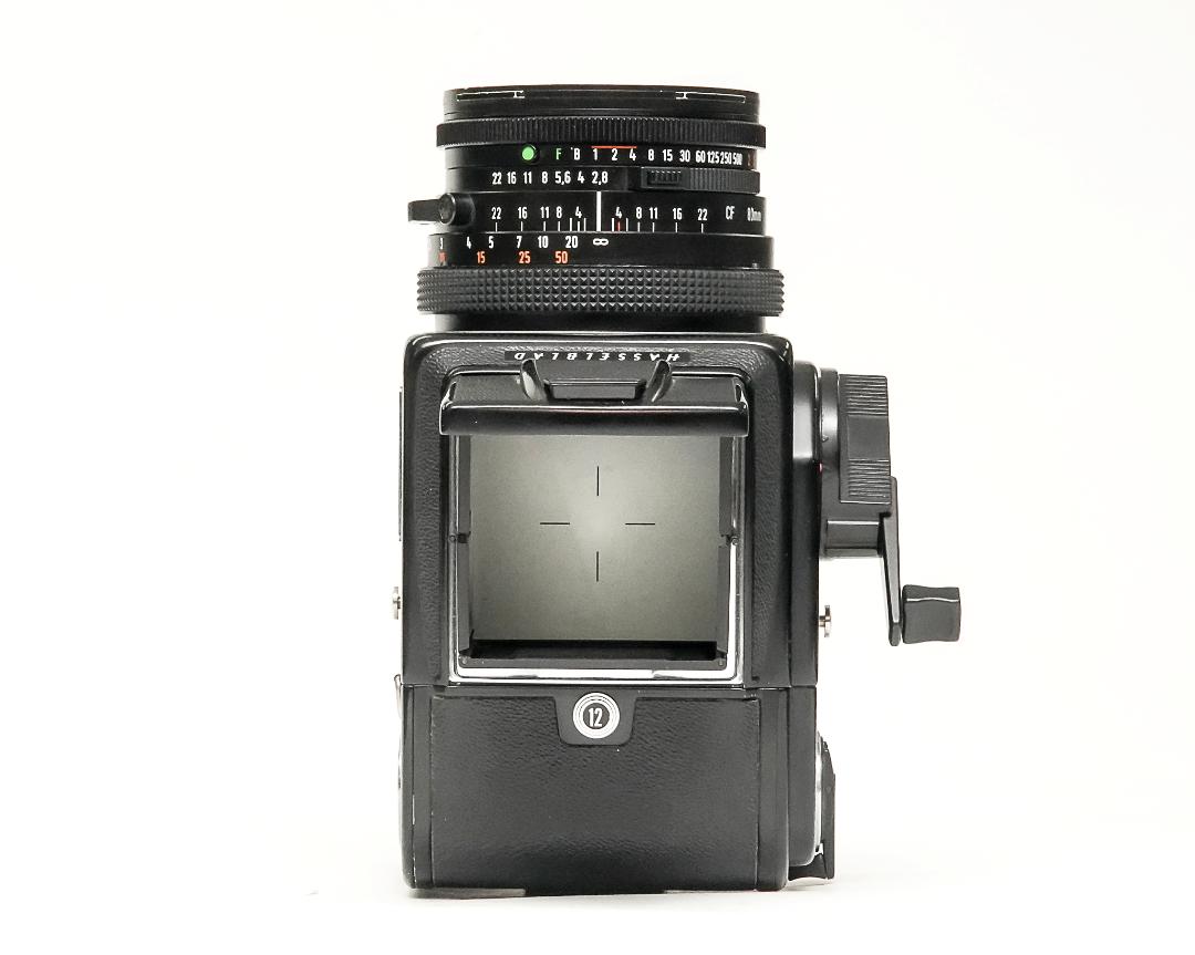  Hasselblad 500C/M black  80/2.8 Planar T* (CFレンズ) A-12マガジン スタンダード焦点板 ネックストラップ付 日本語使用説明書付 の画像
