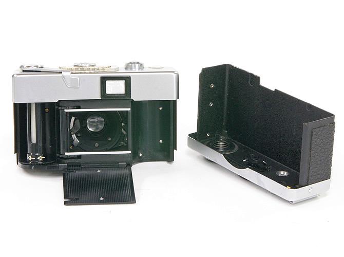 Rollei B35 (白) Germany 製,Rare 40/3.5 Triotar (沈銅式) 263gの画像