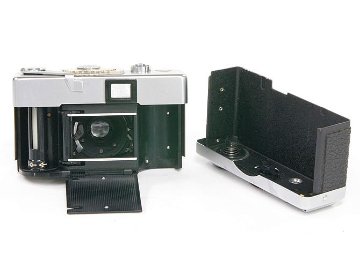 Rollei B35 (白) Germany 製,Rare 40/3.5 Triotar (沈銅式) 263gの画像