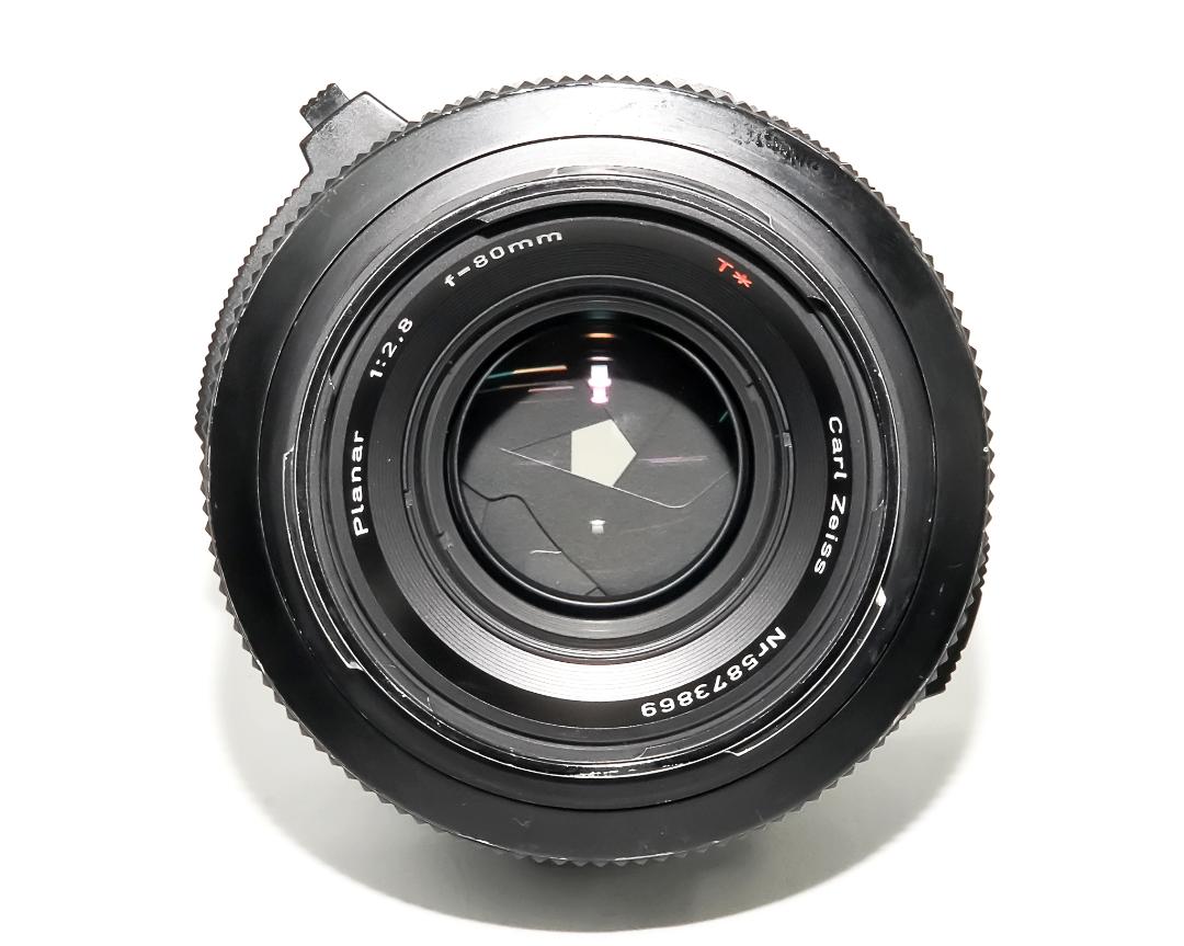  Hasselblad 2000FCM、 80/2.8 Planar T☆、 Fレンズ付、A12 6×6マガジン1ケ、  シャッタースピードが1/2000秒迄 ! ! ! 。の画像