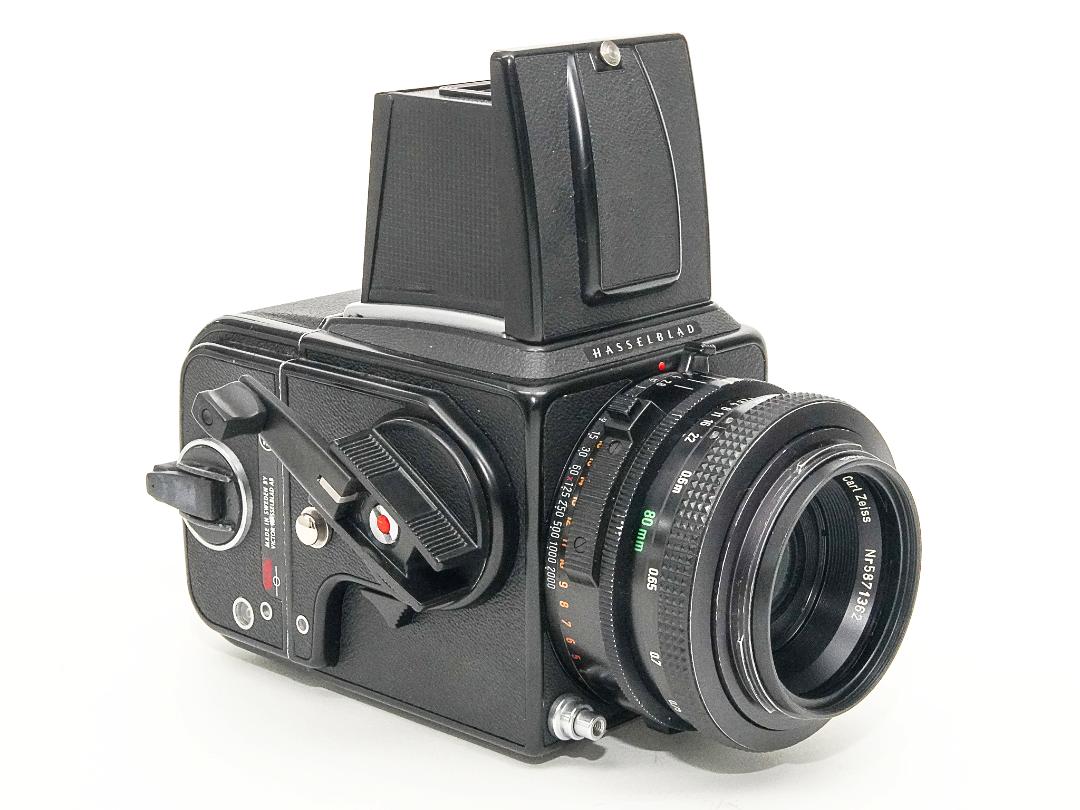  Hasselblad 2000FCM、 80/2.8 Planar T☆、 Fレンズ付、A12 6×6マガジン1ケ、  シャッタースピードが1/2000秒迄 ! ! ! 。の画像