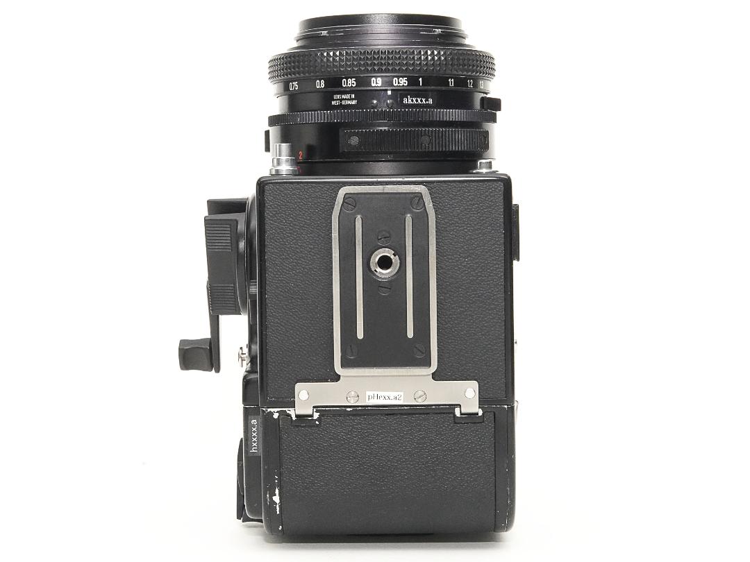  Hasselblad 2000FCM、 80/2.8 Planar T☆、 Fレンズ付、A12 6×6マガジン1ケ、  シャッタースピードが1/2000秒迄 ! ! ! 。の画像