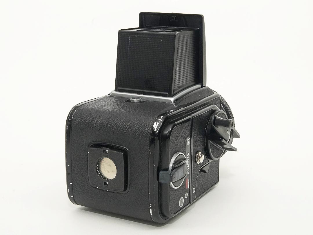  Hasselblad 2000FCM、 80/2.8 Planar T☆、 Fレンズ付、A12 6×6マガジン1ケ、  シャッタースピードが1/2000秒迄 ! ! ! 。の画像