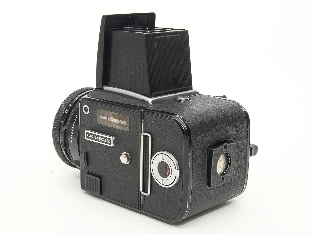  Hasselblad 2000FCM、 80/2.8 Planar T☆、 Fレンズ付、A12 6×6マガジン1ケ、  シャッタースピードが1/2000秒迄 ! ! ! 。の画像