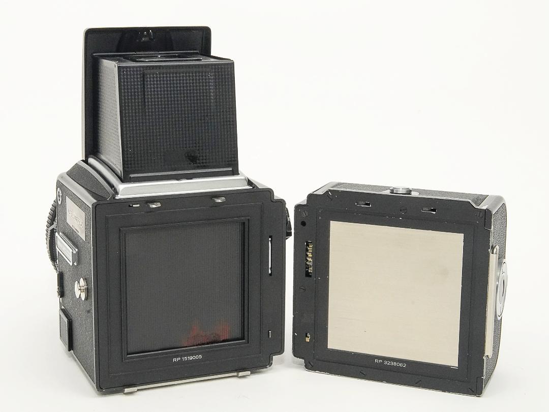  Hasselblad 2000FCM、 80/2.8 Planar T☆、 Fレンズ付、A12 6×6マガジン1ケ、  シャッタースピードが1/2000秒迄 ! ! ! 。の画像
