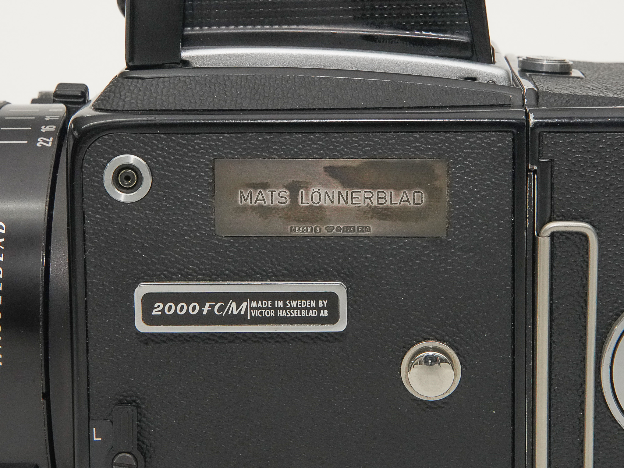  Hasselblad 2000FCM、 80/2.8 Planar T☆、 Fレンズ付、A12 6×6マガジン1ケ、  シャッタースピードが1/2000秒迄 ! ! ! 。の画像
